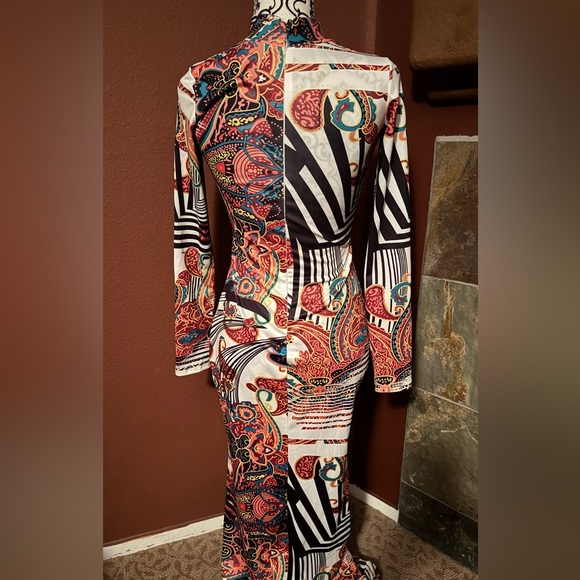 Multicolor Abstract Print Long Sleeve Dress - Picture 2 of 3